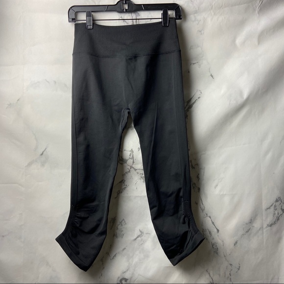 Lululemon Ebb To Street Crop 21" - Picture 1 of 8